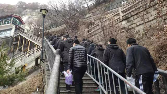 【華山西峰索道】太華索道公司組織幹部職工開展學雷鋒志願服務活動(圖5)