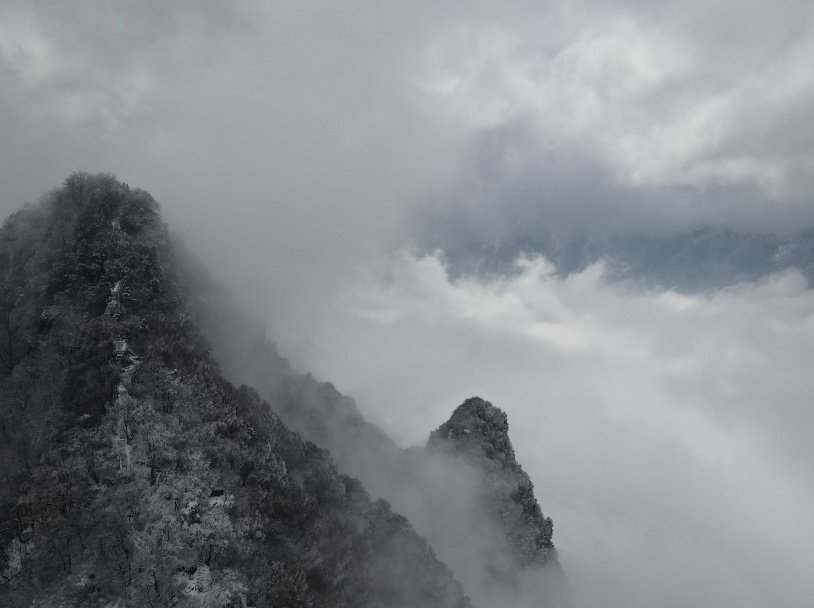 想見你，在最後一場(chǎng)雪(xuě)裏，在初春的(de)少華山裏！