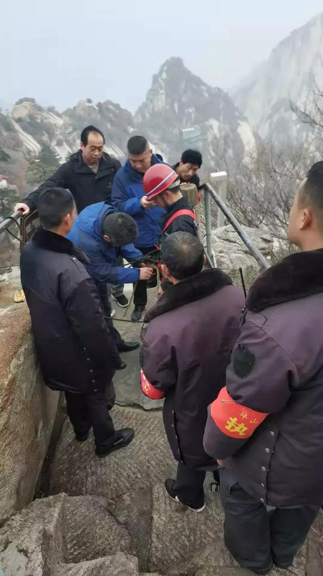 【華山西峰索道】太華索道公司組織幹部職工開展學雷鋒志願服務活動(圖7)